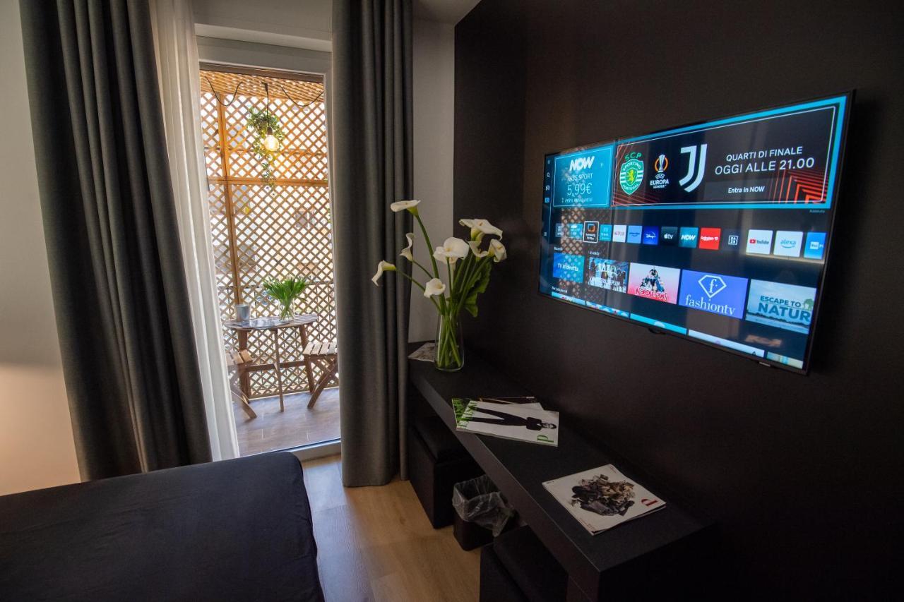 Contemporaneamente 147 - Modern & Comfort Rooms Μπάρι Εξωτερικό φωτογραφία